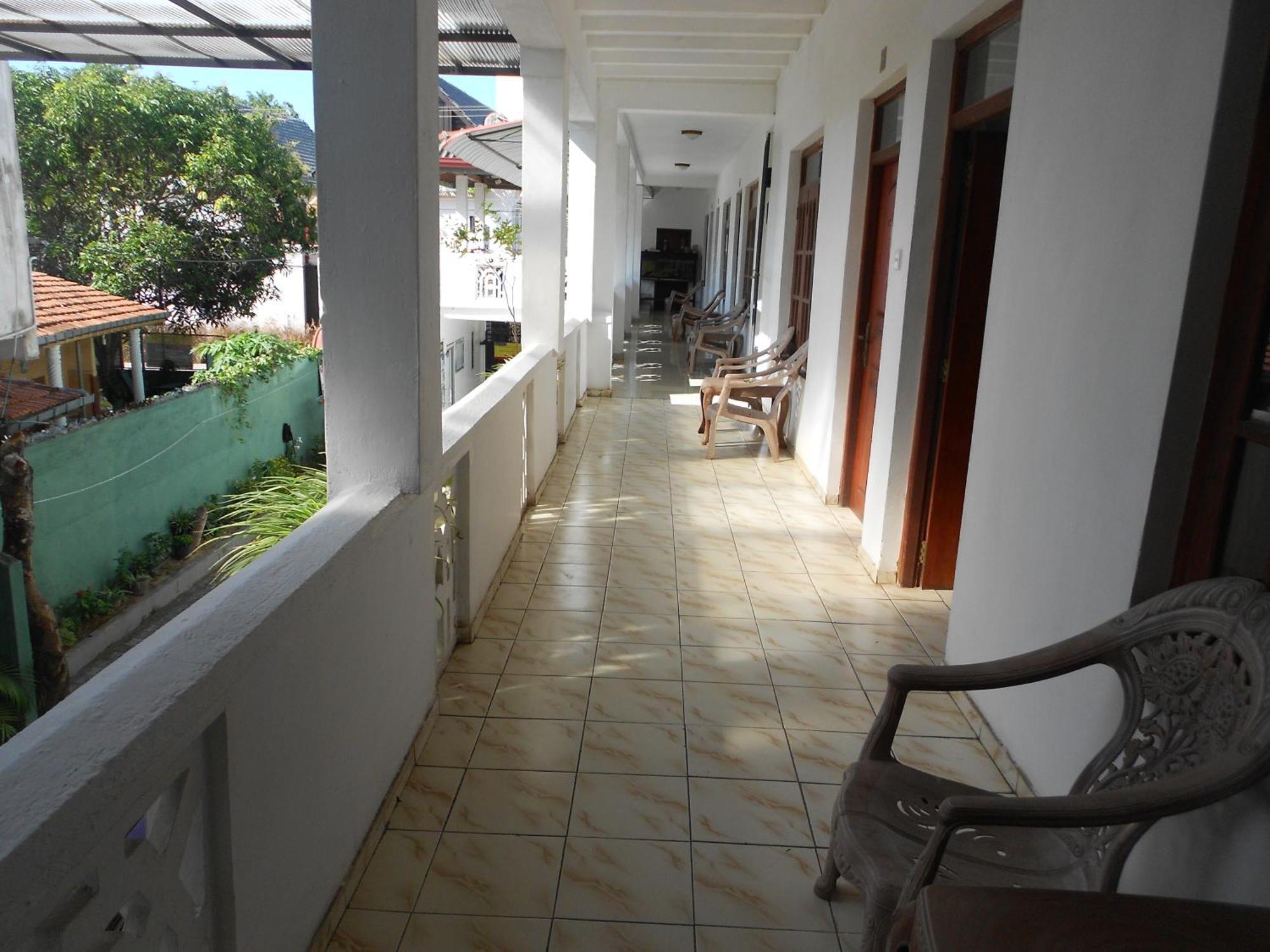 Shanith Guesthouse Negombo Esterno foto
