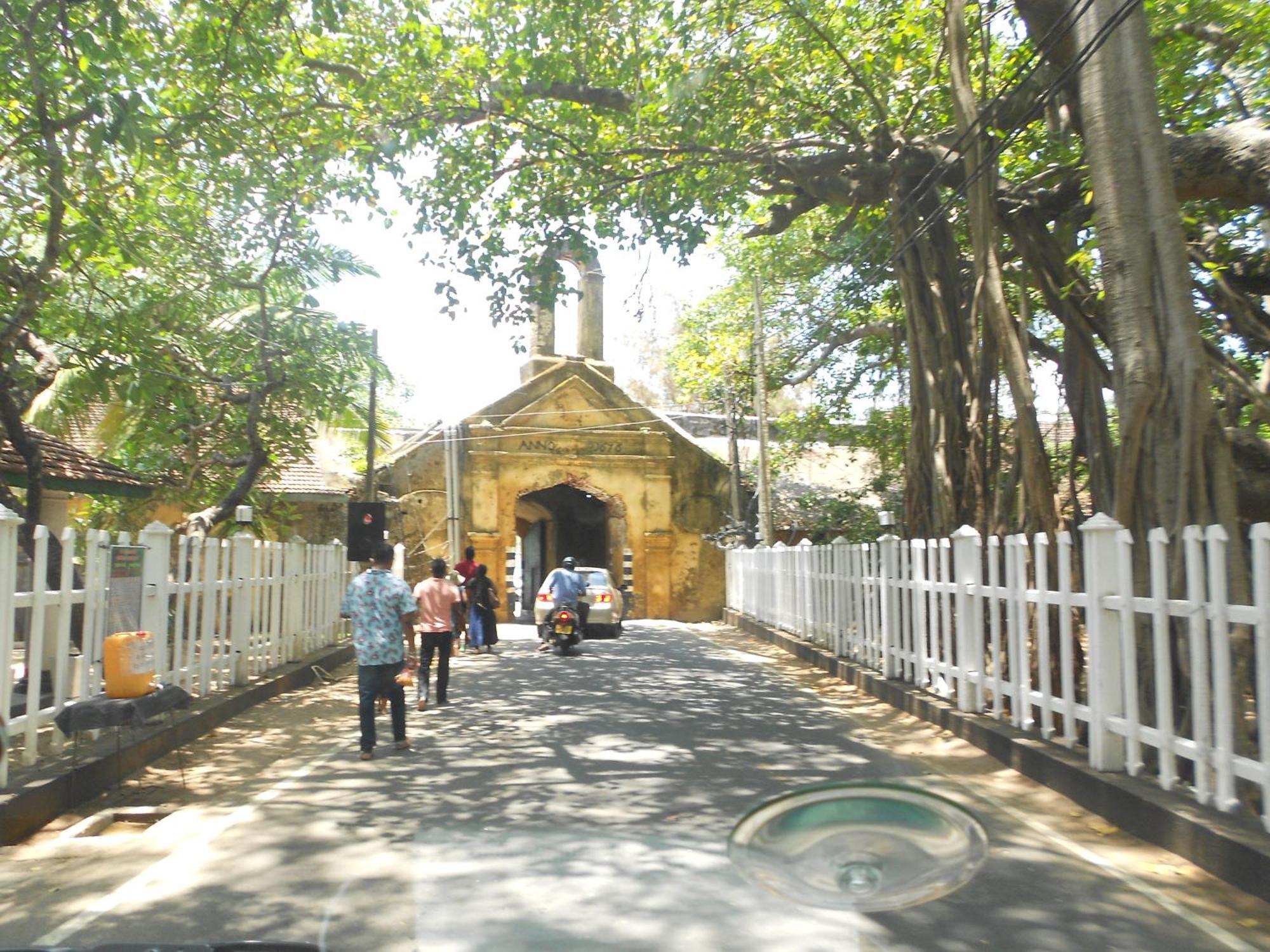 Shanith Guesthouse Negombo Esterno foto
