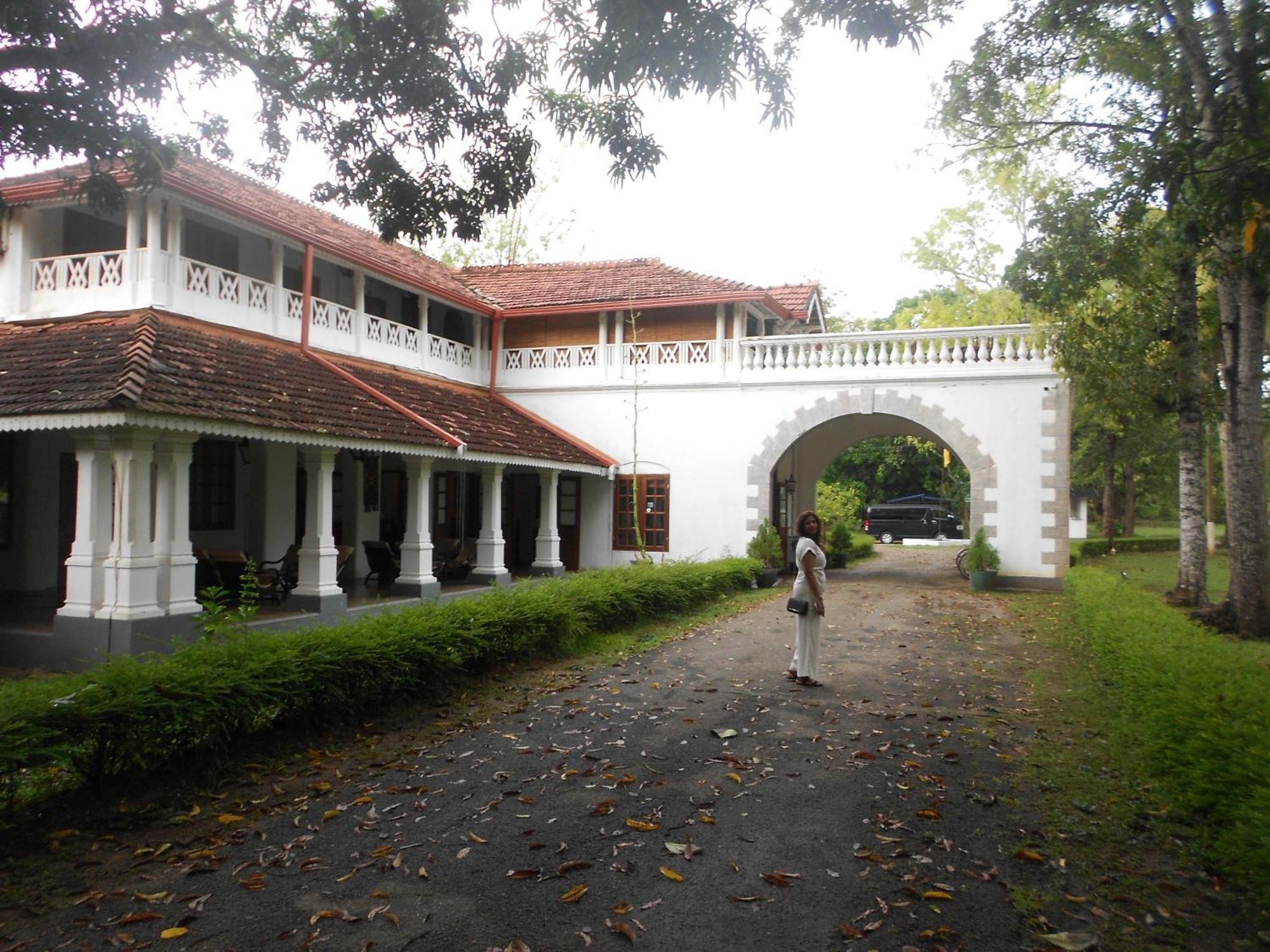 Shanith Guesthouse Negombo Esterno foto