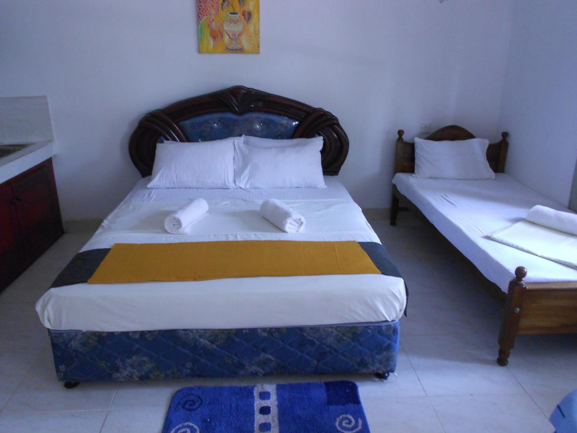 Shanith Guesthouse Negombo Esterno foto
