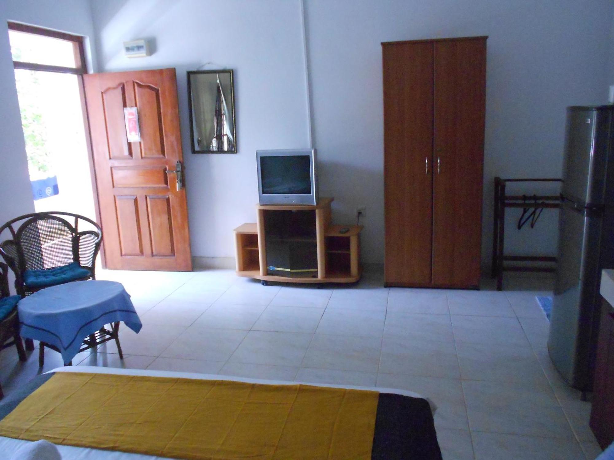 Shanith Guesthouse Negombo Esterno foto