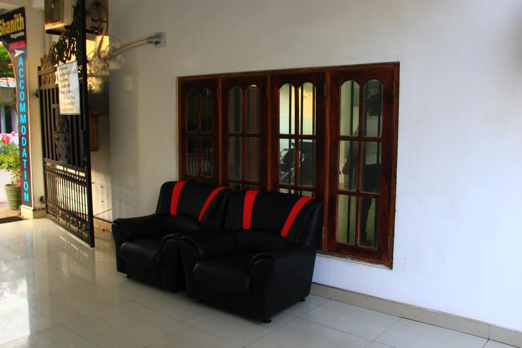 Shanith Guesthouse Negombo Esterno foto