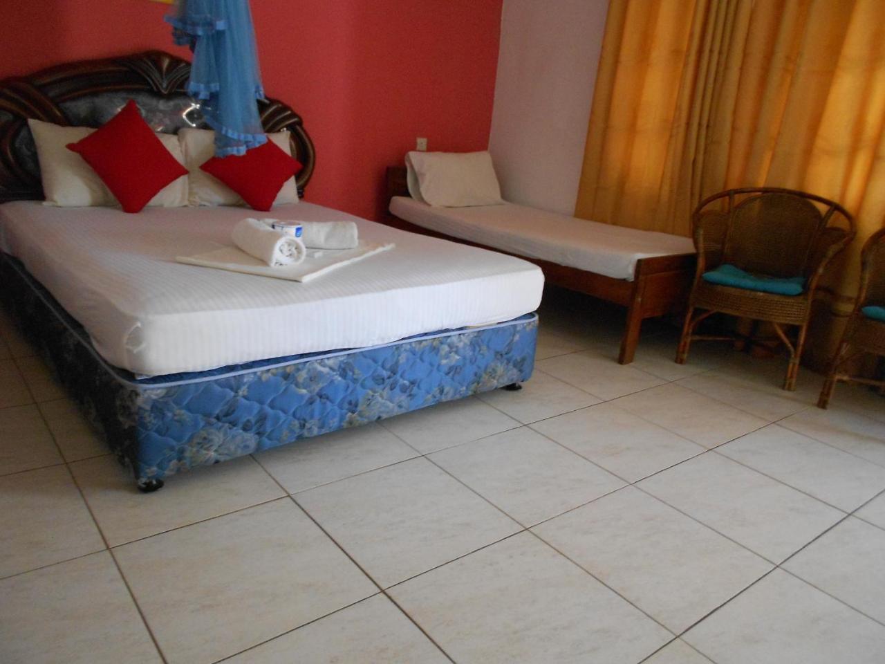 Shanith Guesthouse Negombo Esterno foto