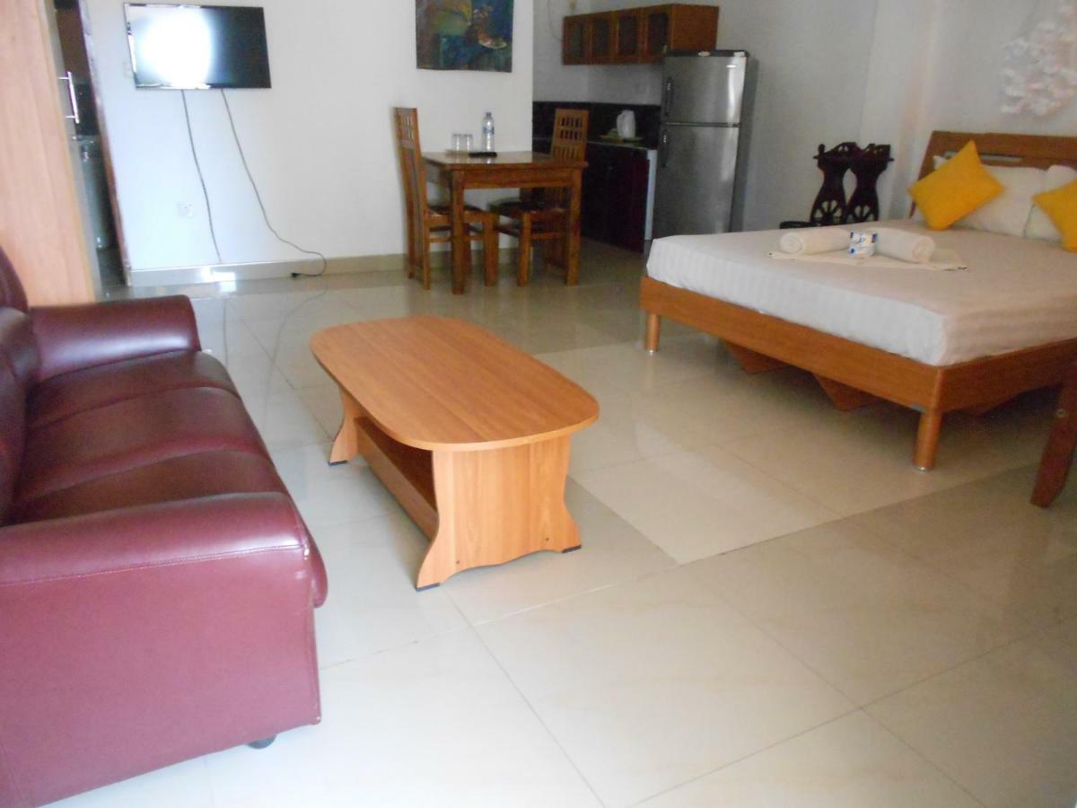 Shanith Guesthouse Negombo Esterno foto